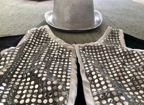 Disfraz Pechera Para Baile, Patin Con Gorro Oportunidad !!