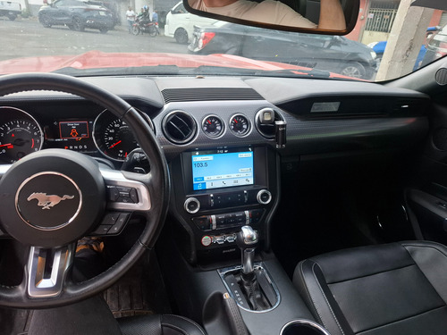 Ford Mustang 2.3 ecoboost T/A piel