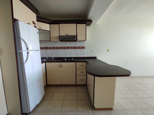 Imagen 10 de 13 de Invalmhouse Inmobiliaria. Villas Partenopemar Apartamentos Entrada De Higuerote 1 Hab Y 2 Hab