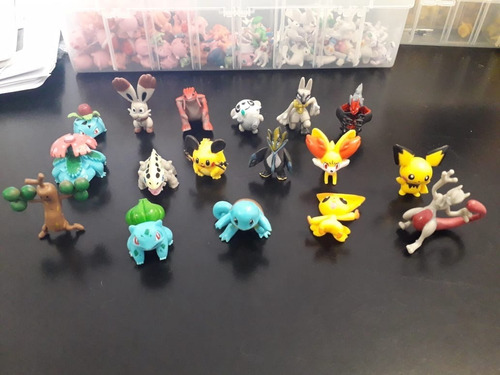 Set 4 Mini-figura Pvc 4-5cm Pokémon Surtidos Viene 1 Pikachu