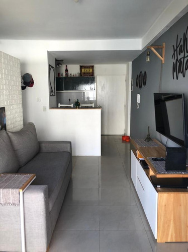 Hermoso Ambiente Y Medio Con Pileta