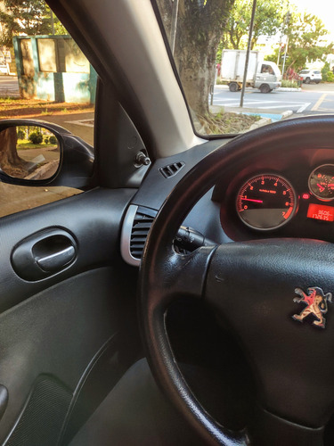 Peugeot 207 1.4 Xr Flex 5p