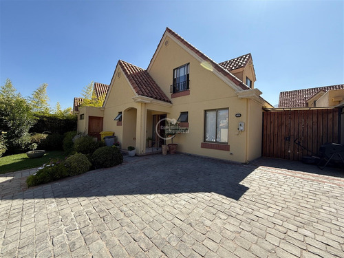 Casa Enaco En Venta De 4 Dorm. En Lo Barnechea