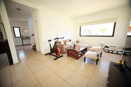 Venta Casa Barrio Maria Victoria - Acepta Permuta