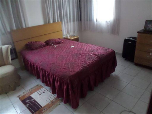 Imagem 9 de 30 de Sobrado Com 03 Dormitorios Suite No Centro De São Vicente Bem Localizado - Hm2066
