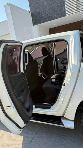 Mitsubishi L200 2.4 Cabina Doble 4x2 Mt