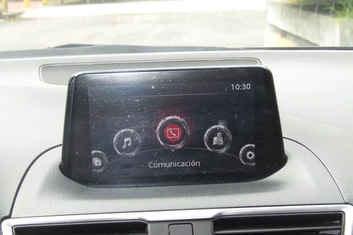 Mazda 3 2.0 Touring MT