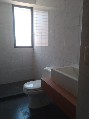 Jc - Vendo Amplio Y Comodo Apartamento 119,63 M2. Nuevo A Extrenar. Ubicado En La Av. Principal. Los Chorros