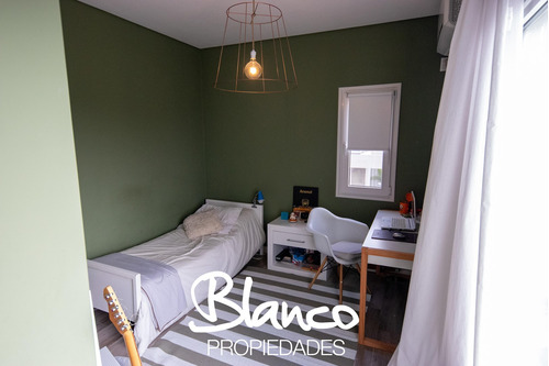 Casa En Venta En La Lomada, Pilar - Desarrollada En Tres Plantas!