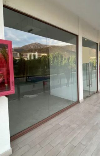 Local Con Excelente Ubicación, San Carlos De Apoquindo