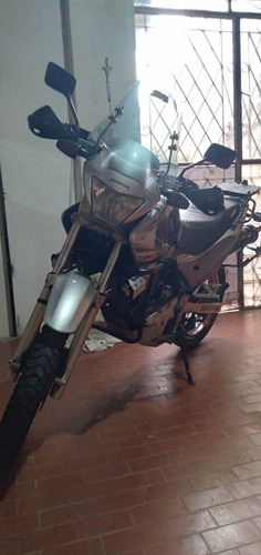 Imagen 13 de 14 de Honda Falcon 400