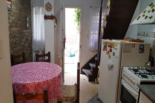 Imagen 3 de 12 de Depto En Planta Baja Interno 2 Ambientes Y Medios En 2 Niveles Zona Centro A 1 Cuadra Del Mar