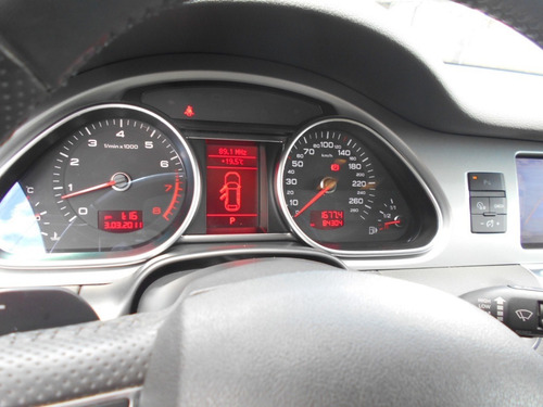 Audi Q7 1