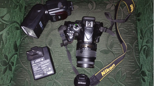 Camara/ Máquina Fotográfica Nikon D2000+flashtriopo+accesori