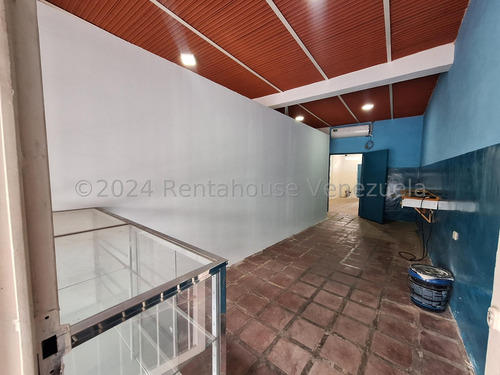 Local En Venta Paralela A La Av Constitucion, Con 121 Mt2 Disponible 24-22083 Irrr