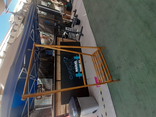 Colgador De Ropa En Madera