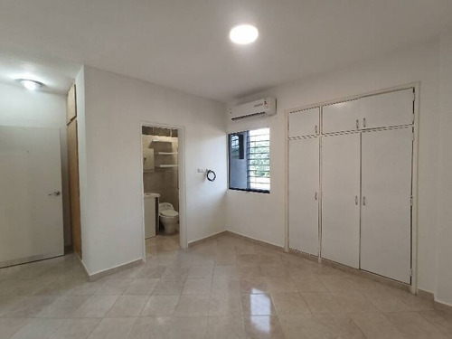 Imagen 8 de 14 de Apartamento En Venta En Naguanagua