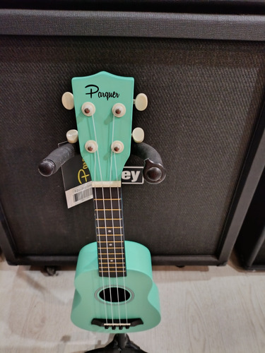 Ukelele Soprano Parquer Fzu.002 Con Funda (Usado)