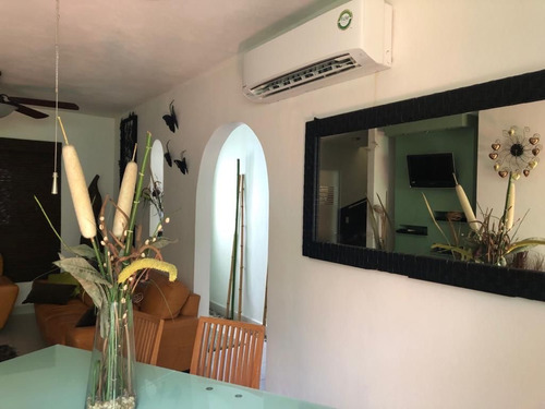 Casa En Venta En Residencial Isla Azul