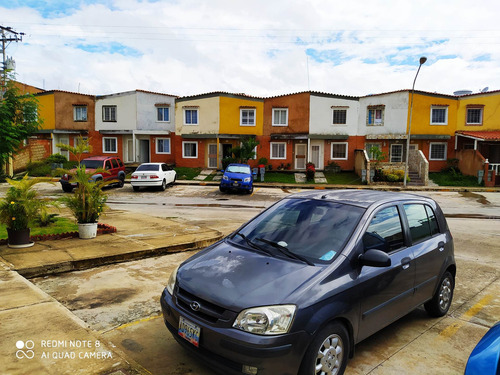 Imagen 2 de 12 de Venta Town House Tierra Nueva Valencia