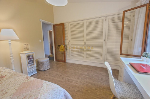 Casa En Venta - Playa Mansa- Ref: 3709