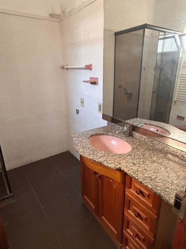 Casa En Venta Punta Carretas! Joaquin Nuñez Y C,mora, P.unico! Gje. Patio.
