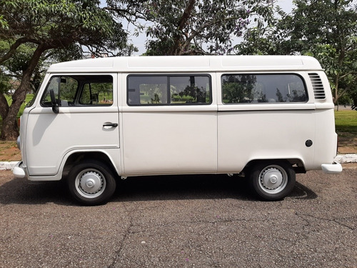 Imagem 2 de 16 de Volkswagen Kombi 2011 1.4 Standard Total Flex 3p