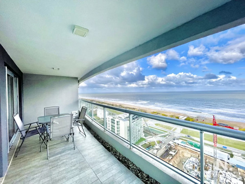 Apartamento De 2 Dormitorios Y Parrillero Con Vista Al Mar En Playa Brava, Look Tower