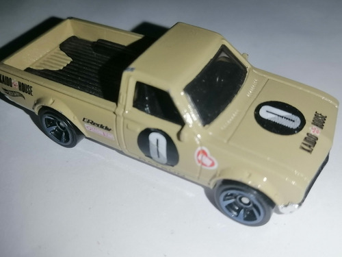 Datsun 620 Pickup 2 Variantes 1/64 En Muy Buen Estado