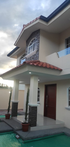 Hermosa Casa Por Estrenar Totalmente Independiente Y Para Entrega Inmediata, En El Valle De Los Chillos, A 5 Min. Del Colibrí, En La Urb. Banco De Fomento, Gestionamos Tu Crédito. Acabados De Lujo.