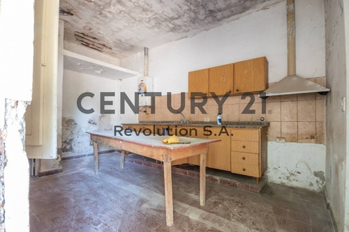 Imagen 7 de 19 de Casa A Remodelar En San Lorenzo - Alem Y San Carlos - Permutas - 324,7 M²