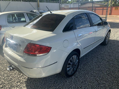 Fiat Linea Essence Dual 2016
