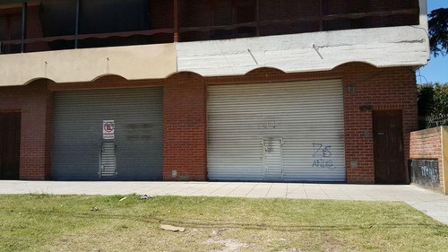 Imagen 3 de 17 de Retasado! 2 Locales En Block Sobre Av. Della Paolera
