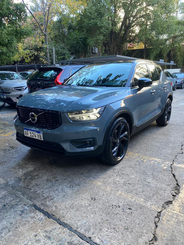 Volvo XC40 2.0t T5 R-design Awd