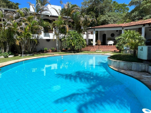 Imagem 2 de 11 de Hl-255 Casa Com 4 Quartos E Área De Lazer Completa.