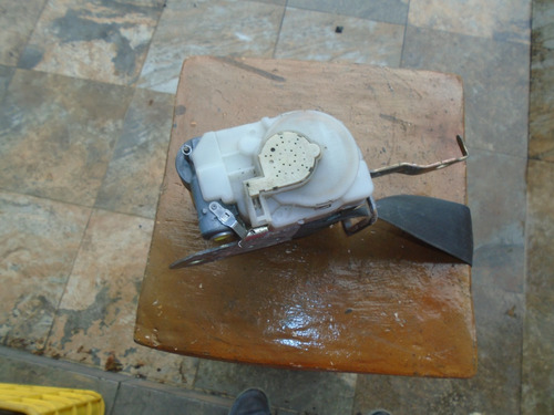 Vendo Cinturon Delantero Derecho De Toyota Rav 4 Año 1999