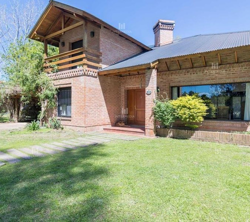 Imagen 2 de 30 de Casa Chalet En Venta Ubicado En Barrio Parque Las Lomadas, Campana, G.b.a. Zona Norte