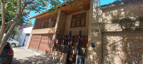 Casa De 5 Dormitorios Y Pileta En Alquiler Tolosa