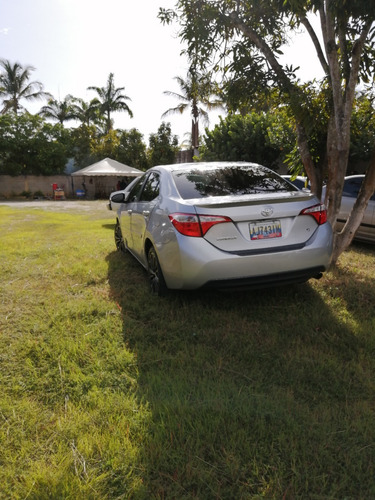 Imagen 3 de 13 de Toyota Corolla S Plus