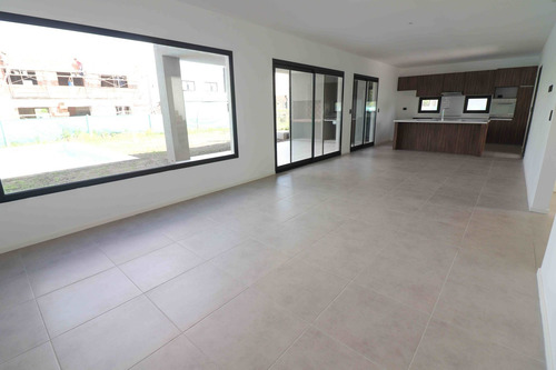 Imagen 14 de 30 de Casa En Venta En Barrio Privado Lagoon Pilar