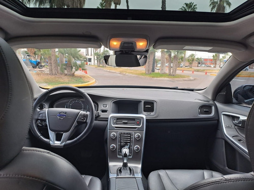Imagen 8 de 10 de Volvo S60 2.0 T6 High Luxury
