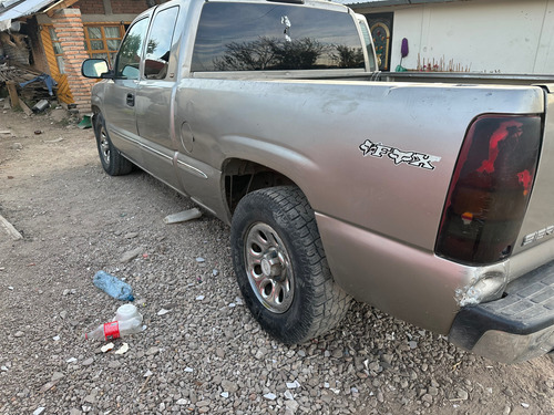 GMC Sierra 5.3 Cabina Regular Paq A 4x2 Mt