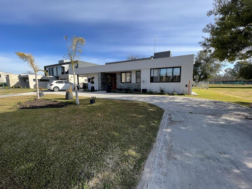 Imagen 2 de 30 de Casa - Countries/b.cerrado (moreno)