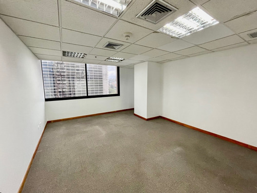 Imagen 4 de 10 de Se Vende Oficina Planta De 400m2 En El Rosal Excelente Torre Corp.