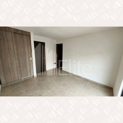 Casa Con Roof Garden En Venta En Misión Montejo Queretaro