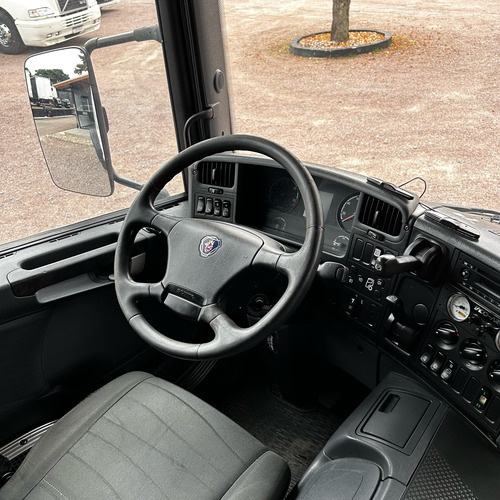 Scania P360 4x2 2014 Automática