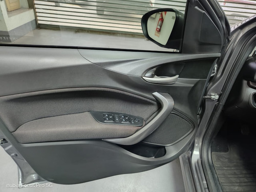 Fiat Cronos 1.8 16v Precision