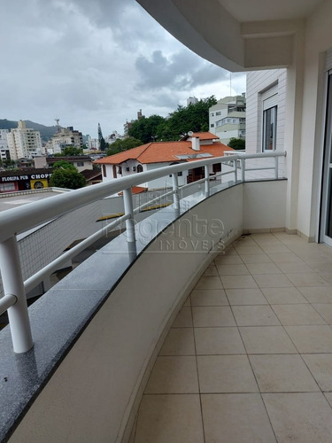 Apartamento A Venda Com 3 Quartos No Bairro Trindade Em Florianopolis - V-81753