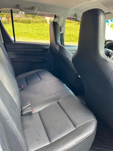 Toyota Hilux CD 4x4 2.8 Diesel Mec.