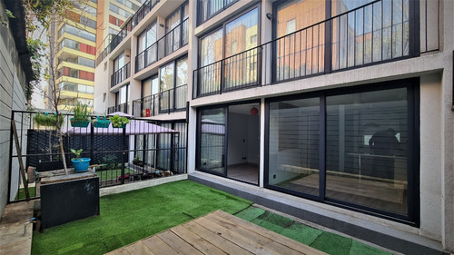 Vendo Primer Piso Con Patio Macul / Irarrázaval